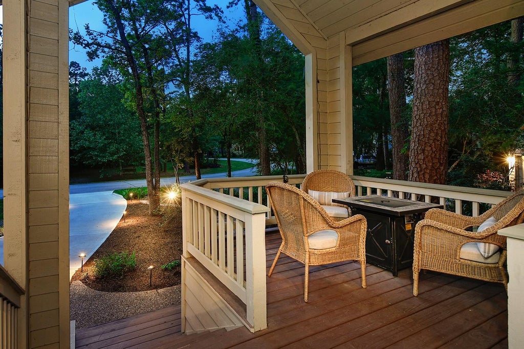 Photo of 18 S Slash Pine Park, The Woodlands, TX 77380 (MLS # 43124350)