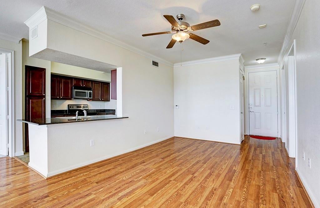 7575 Kirby Drive 2304
