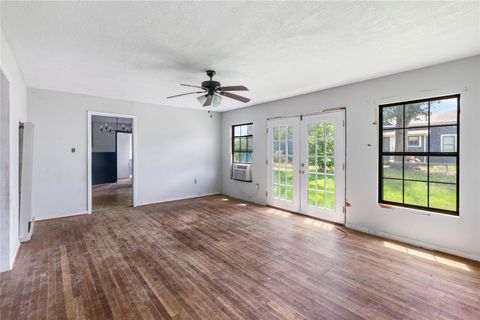 Photo of 411 N Baron Street, Bellville, TX 77418 (MLS # 25594624)