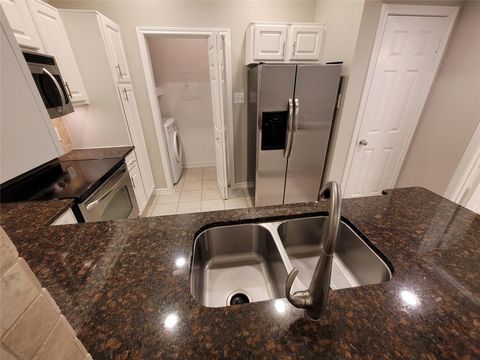 Photo of 1901 Post Oak Park Drive #3401, Houston, TX 77027 (MLS # 60463281) Photo of 1901 Post Oak Park Drive #3401, Houston, TX 77027 (MLS # 60463281)