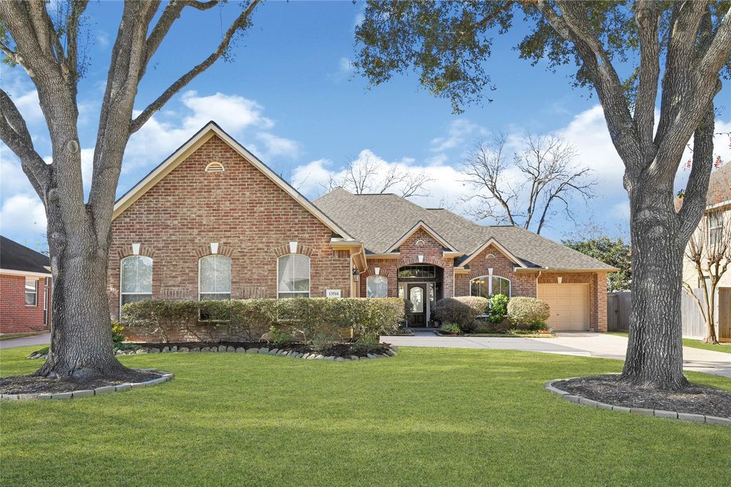 Photo of 13514 Schumann Trail, Sugar Land, TX 77498 (MLS # 81793493)