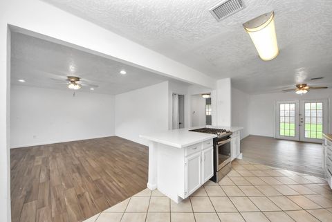 Photo of 7414 Battlewood Drive, Houston, TX 77040 (MLS # 74723961)