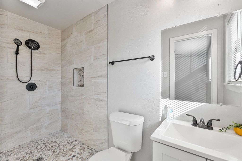 Photo of 833 Dutch Street, Deer Park, TX 77536 (MLS # 16247032)