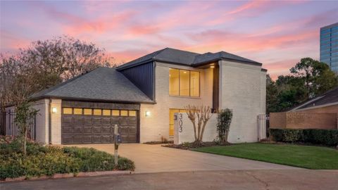 Photo of 303 E Fair Harbor Lane, Houston, TX 77079 (MLS # 79766846)