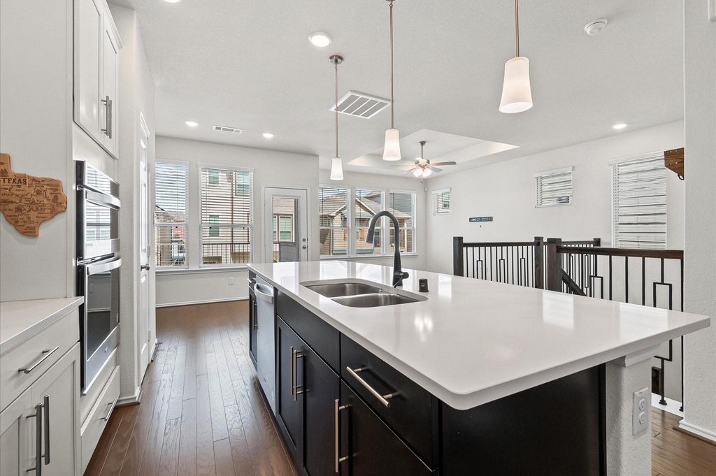 Photo of 3112 Yukon Trace Drive, Houston, TX 77063 (MLS # 30249601)