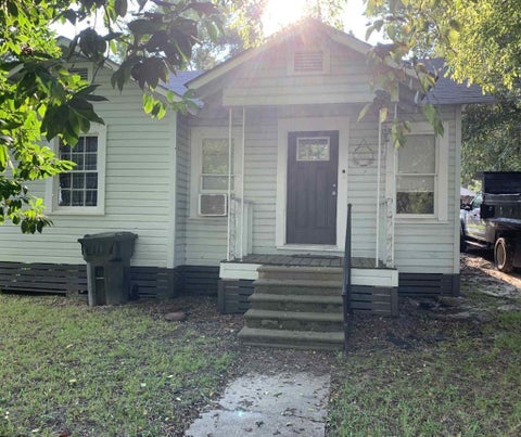 Photo of 423 3rd Street, Jasper, TX 75951 (MLS # 88243315)