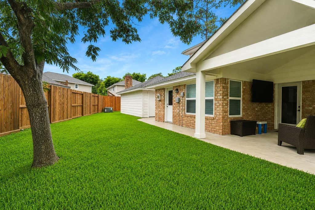 Photo of 9107 Mauna Loa Lane, Houston, TX 77040 (MLS # 23870127)
