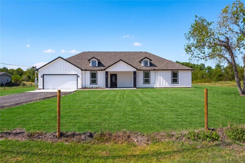 Photo of 7120 County Road 171, Alvin, TX 77511 (MLS # 26643908)