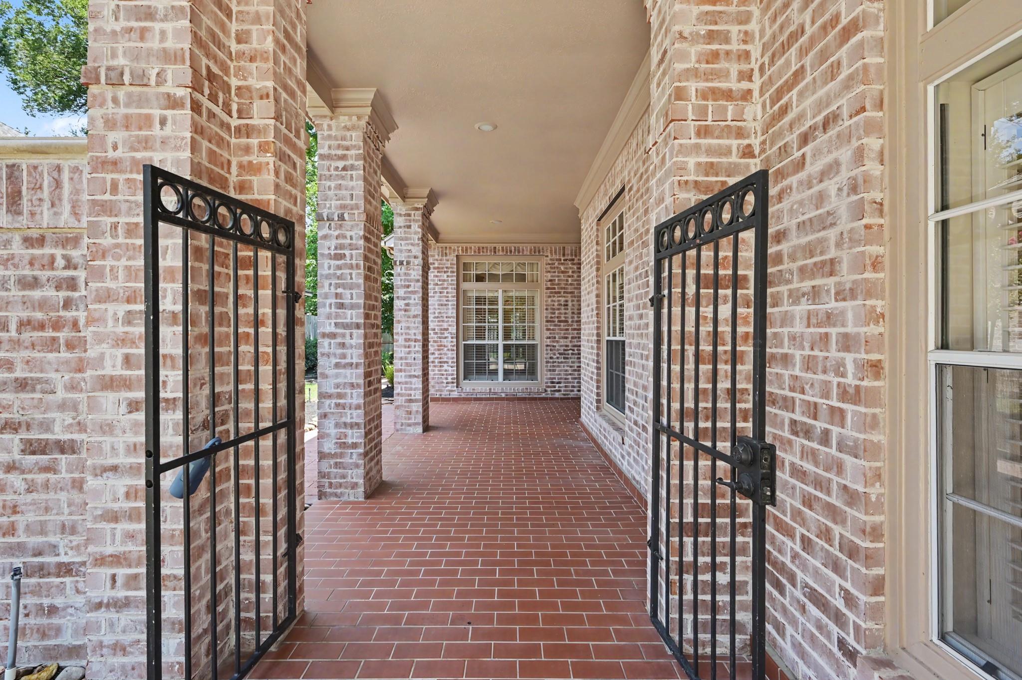 22 N Castlegreen Circle