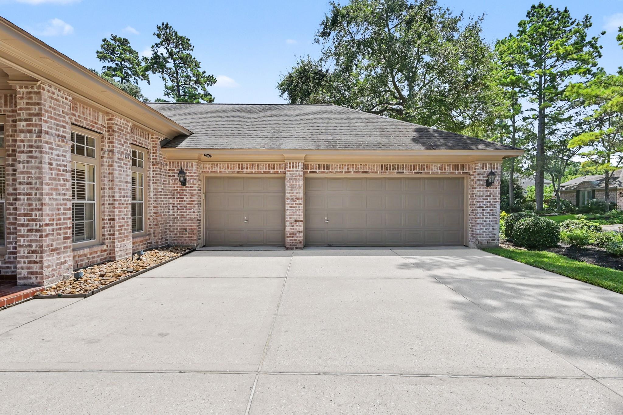 22 N Castlegreen Circle