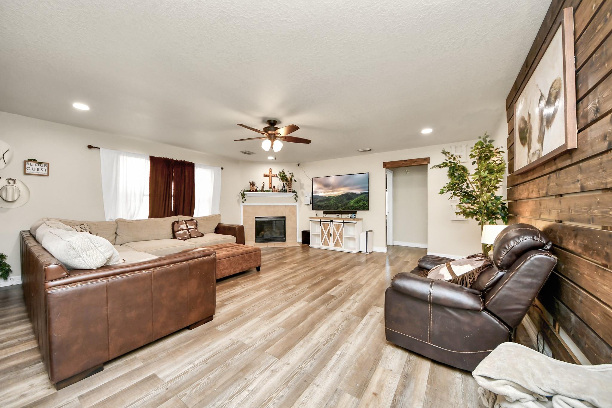 20918 Fox Cliff Lane