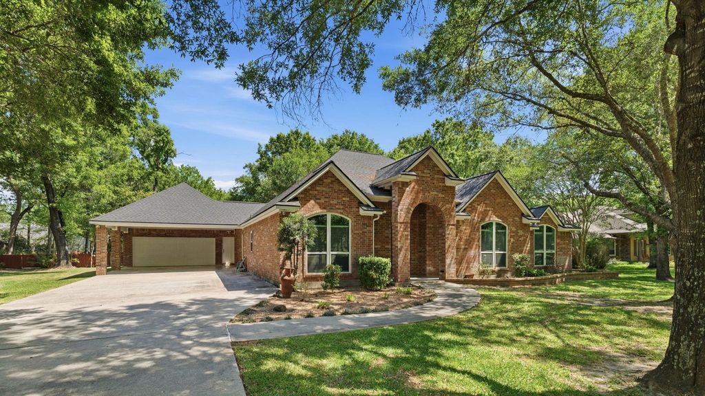 Photo of 11714 Creek View Lane, Conroe, TX 77385 (MLS # 19603919)