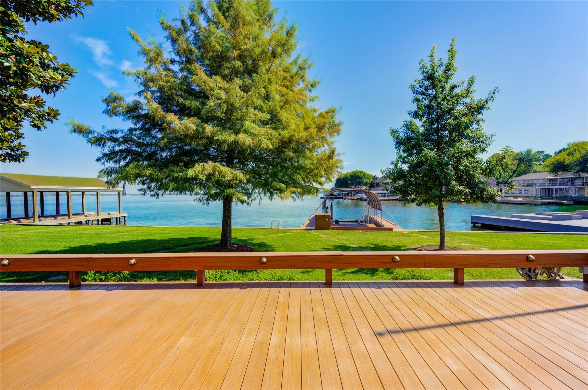 42 Lakeview Village