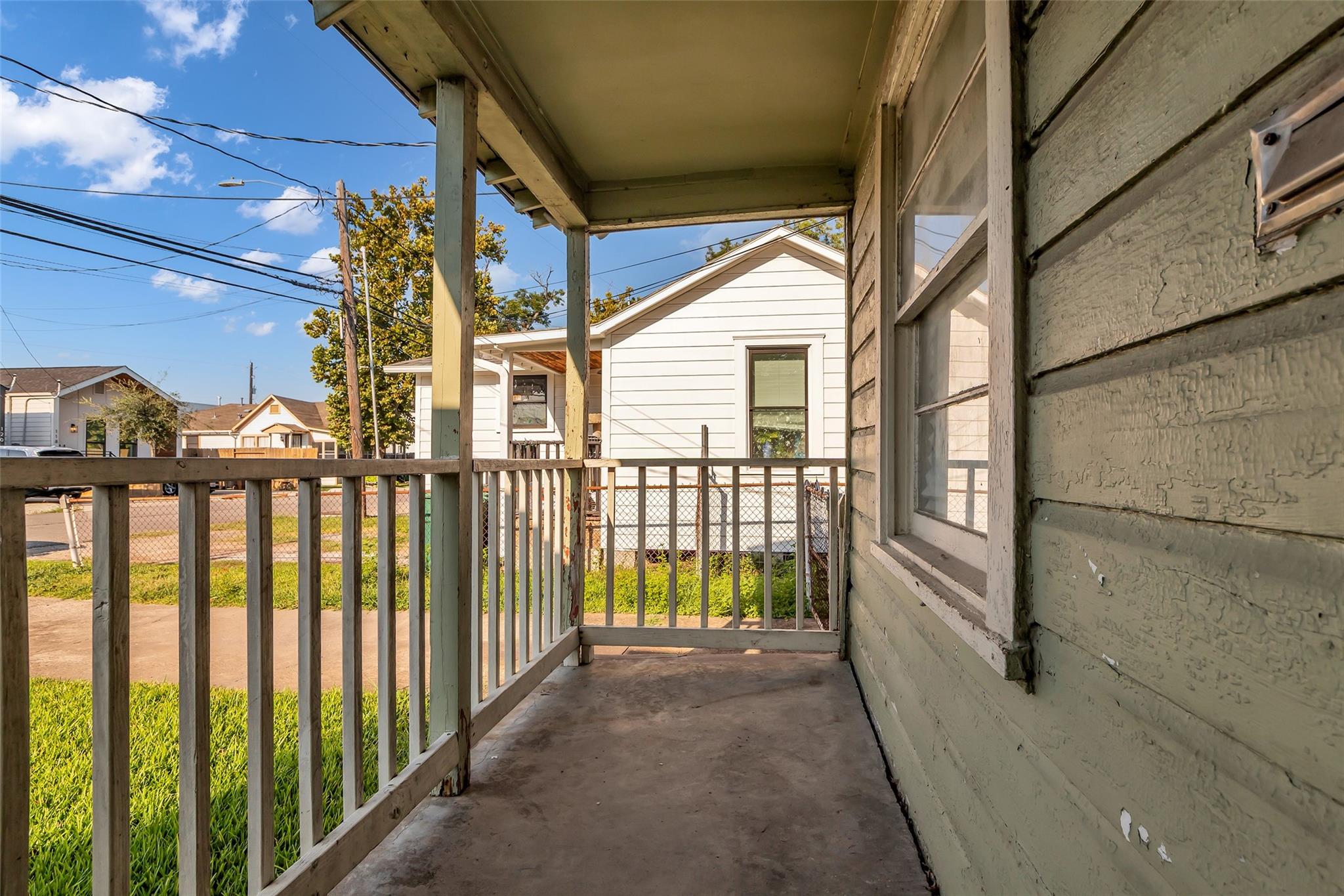 131 E 31st 1/2 Street
