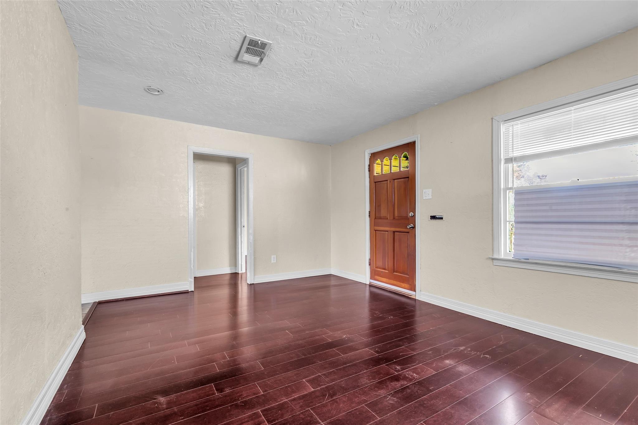 131 E 31st 1/2 Street