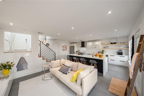 Photo of 258 Sentry Maple Place, The Woodlands, TX 77382 (MLS # 72650535)