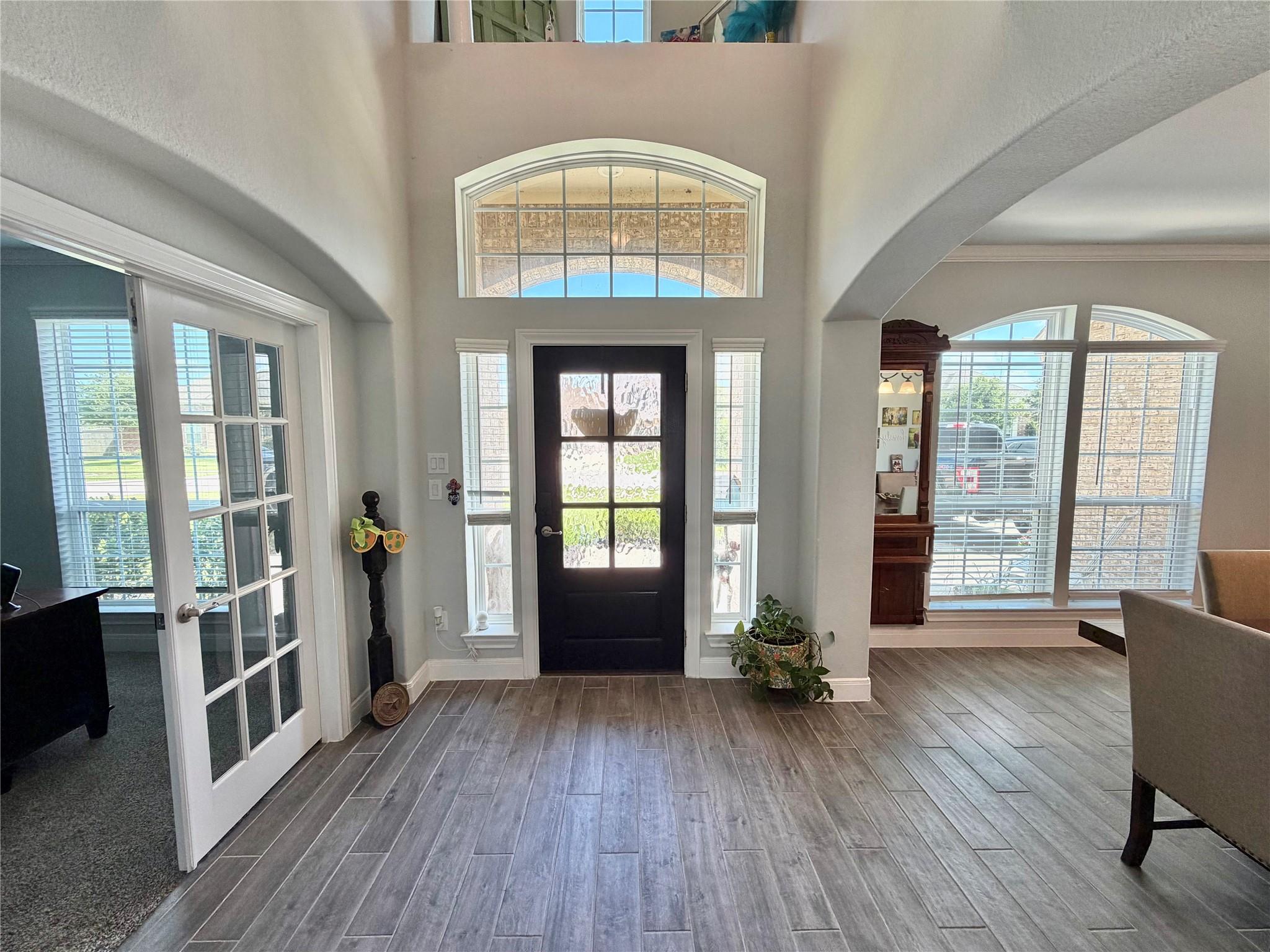 1217 Laurel Loop