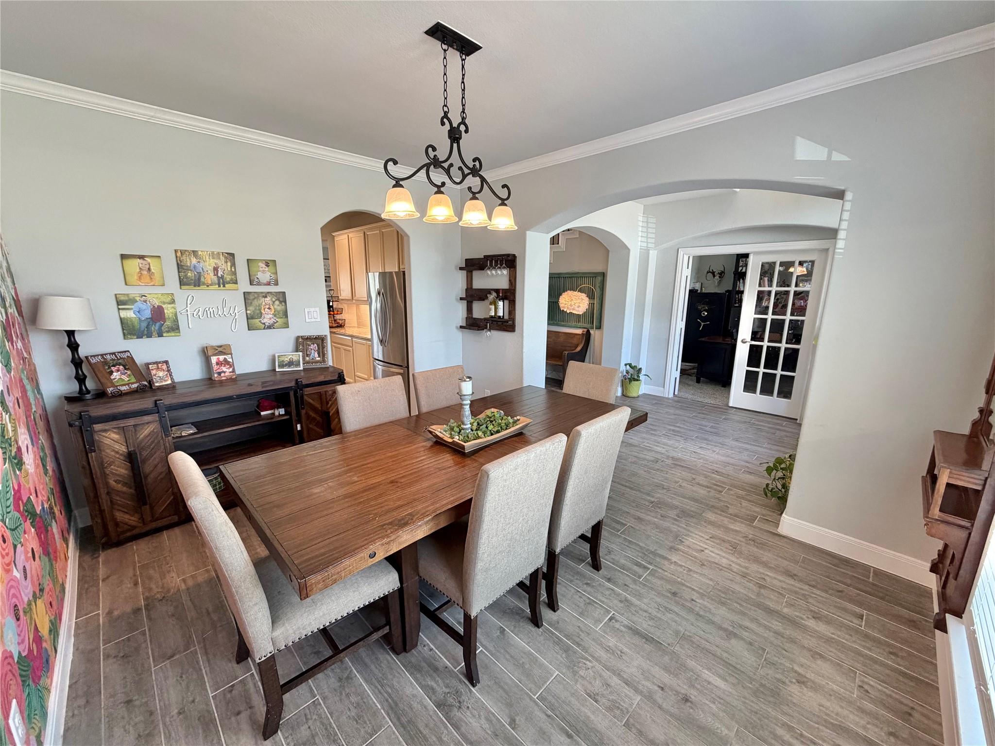 1217 Laurel Loop