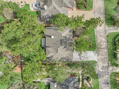 Tiny photo for 18 Gallant Oak Place, The Woodlands, TX 77381 (MLS # 18104066)