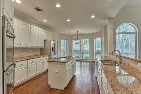 Tiny photo for 18 Gallant Oak Place, The Woodlands, TX 77381 (MLS # 18104066)