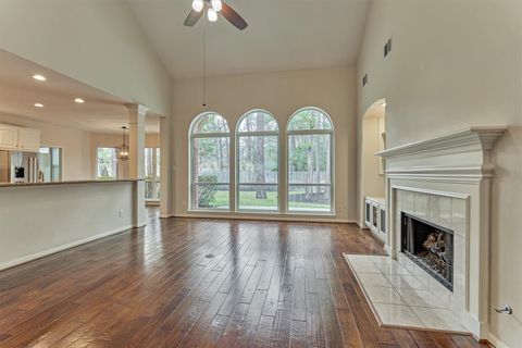 Tiny photo for 18 Gallant Oak Place, The Woodlands, TX 77381 (MLS # 18104066)