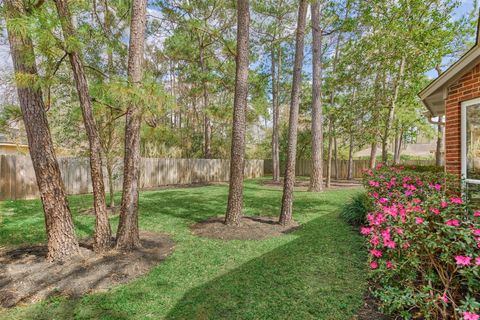 Tiny photo for 18 Gallant Oak Place, The Woodlands, TX 77381 (MLS # 18104066)