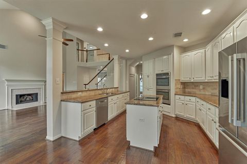 Tiny photo for 18 Gallant Oak Place, The Woodlands, TX 77381 (MLS # 18104066)