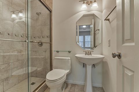 Tiny photo for 18 Gallant Oak Place, The Woodlands, TX 77381 (MLS # 18104066)