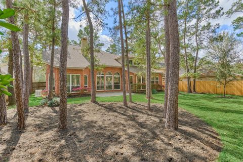 Tiny photo for 18 Gallant Oak Place, The Woodlands, TX 77381 (MLS # 18104066)