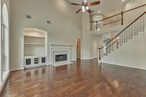 Tiny photo for 18 Gallant Oak Place, The Woodlands, TX 77381 (MLS # 18104066)