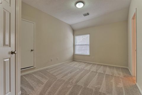 Tiny photo for 18 Gallant Oak Place, The Woodlands, TX 77381 (MLS # 18104066)