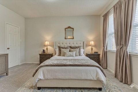 Tiny photo for 18 Gallant Oak Place, The Woodlands, TX 77381 (MLS # 18104066)