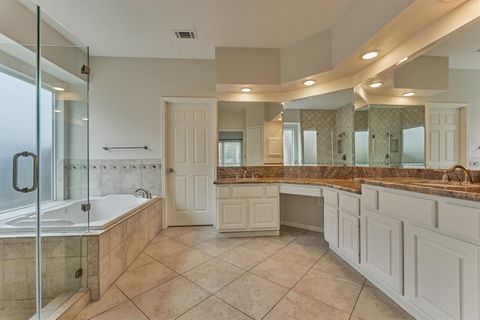 Tiny photo for 18 Gallant Oak Place, The Woodlands, TX 77381 (MLS # 18104066)