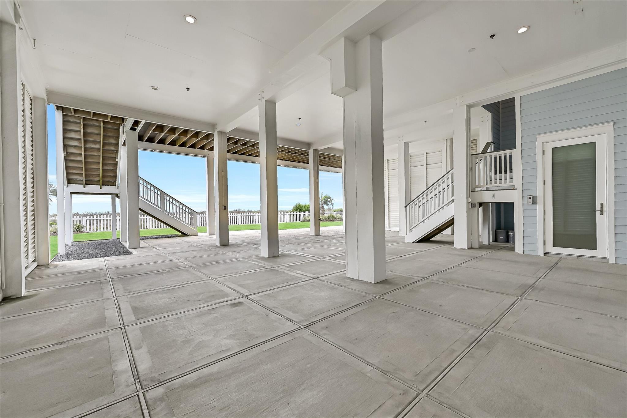 Galveston, Texas, 77554, United States, 6 Bedrooms Bedrooms, ,7 BathroomsBathrooms,Residential,Active,2041801