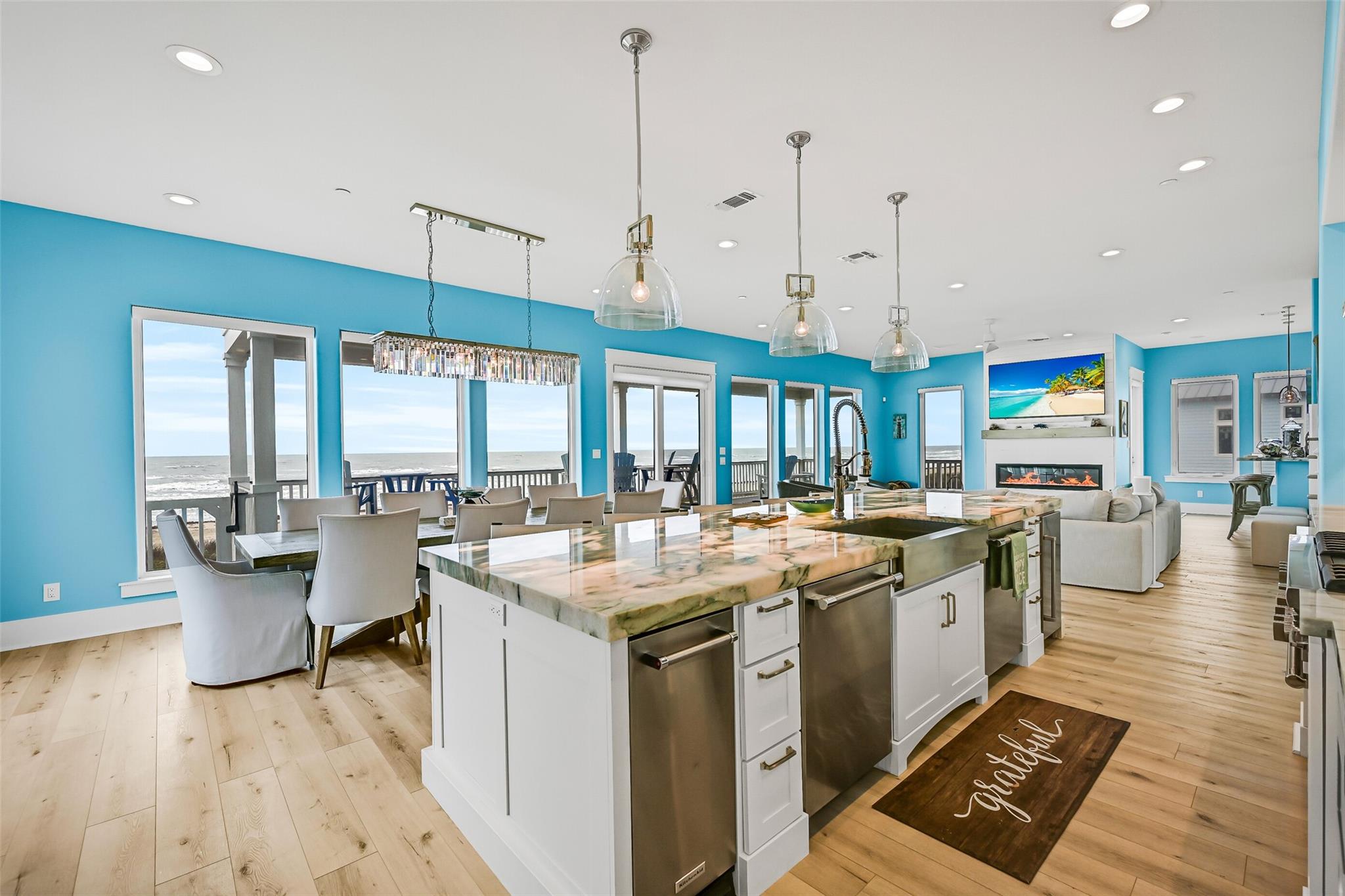 Galveston, Texas, 77554, United States, 6 Bedrooms Bedrooms, ,7 BathroomsBathrooms,Residential,Active,2041801