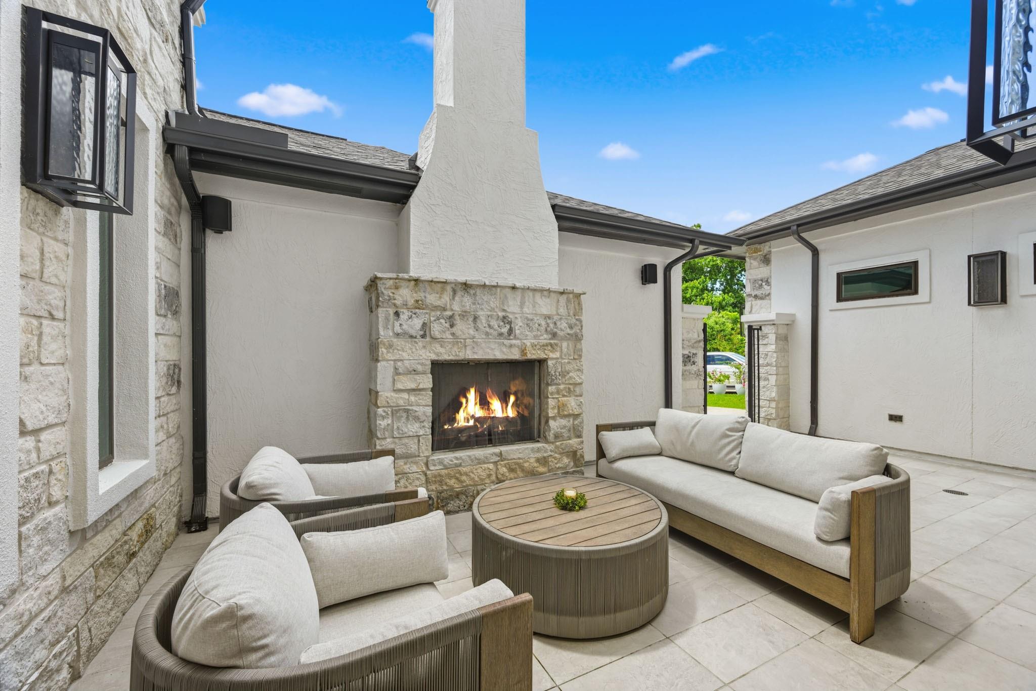 8907 Orchard Cove