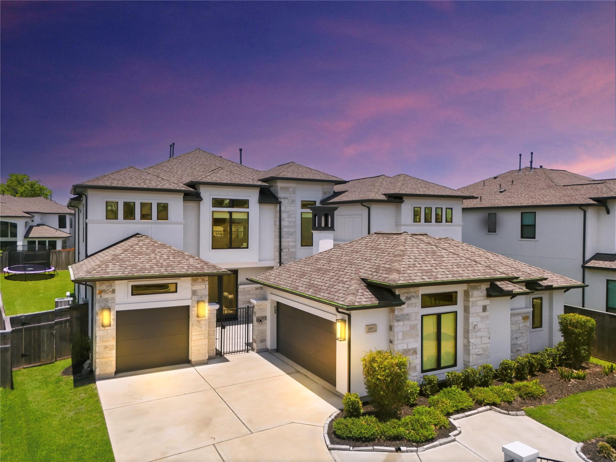 8907 Orchard Cove