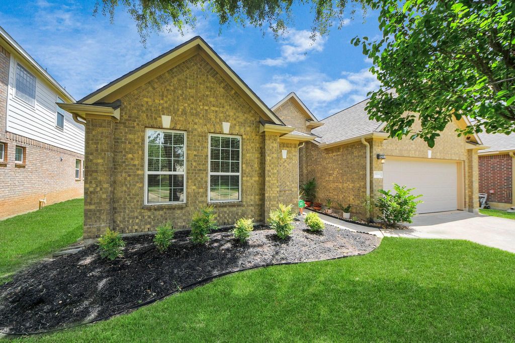Photo of 30041 Willow Walk Lane, Brookshire, TX 77423 (MLS # 19457258)