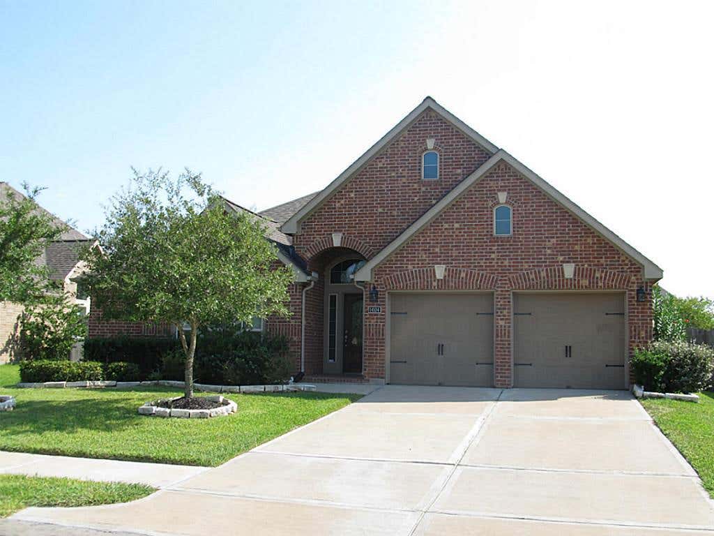Photo of 14104 Green Thicket Drive, Pearland, TX 77584 (MLS # 58336892)