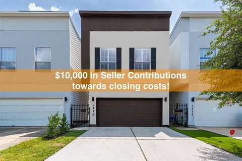 Photo of 1834 Woodvine Drive, Houston, TX 77055 (MLS # 73976600)