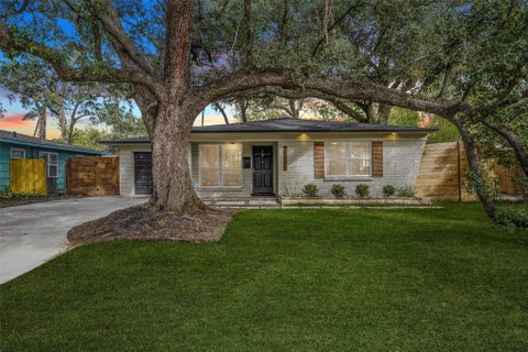 Photo of 4614 Carleen Road, Houston, TX 77092 (MLS # 11875873)