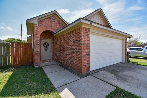 Homes For Sale - 1909 W Texas Avenue<br/> Baytown, TX 77520