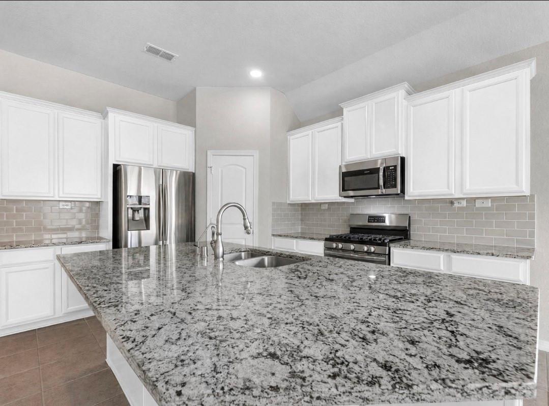 2414 Jasper Point
