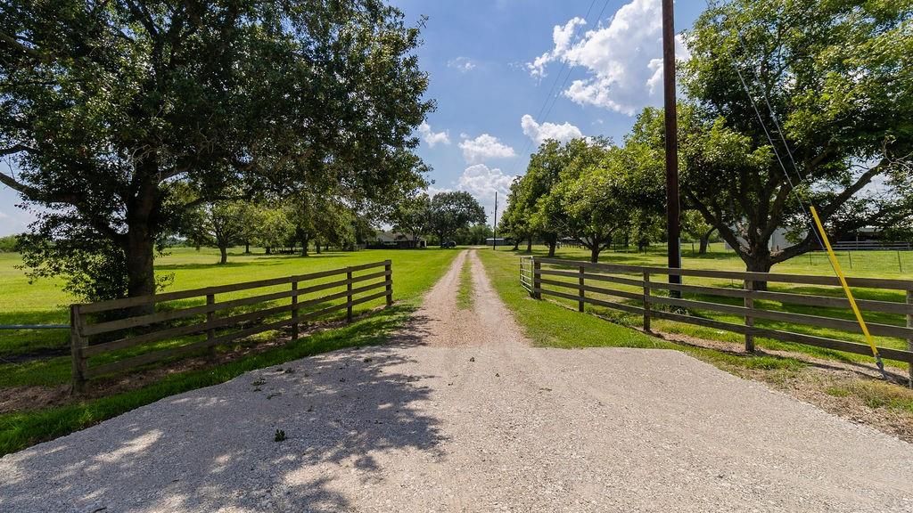 Photo of 2606 Finney Vallet Road, Rosenberg, TX 77471 (MLS # 41528166)