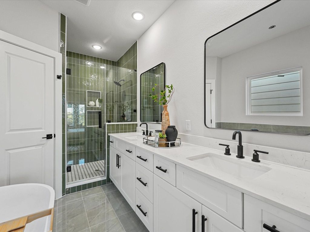 Photo of 4816 Cochran Street St, Houston, TX 77009 (MLS # 94442654)