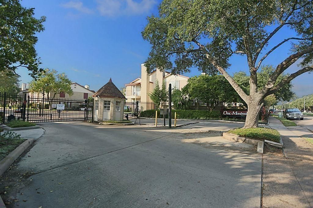 Photo of 2120 El Paseo Street #2905, Houston, TX 77054 (MLS # 10822576)