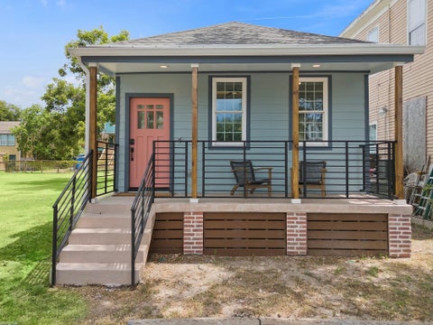 Photo of 1825 Avenue N Street, Galveston, TX 77550 (MLS # 50785646)