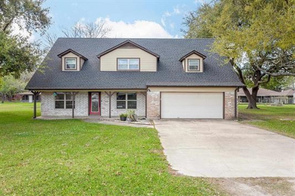 Photo of 15330 Dale Dell Street, Hamshire, TX 77622 (MLS # 38021375)