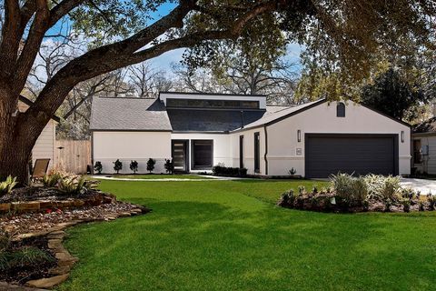 46 N Autumnwood Way The Woodlands TX 77380