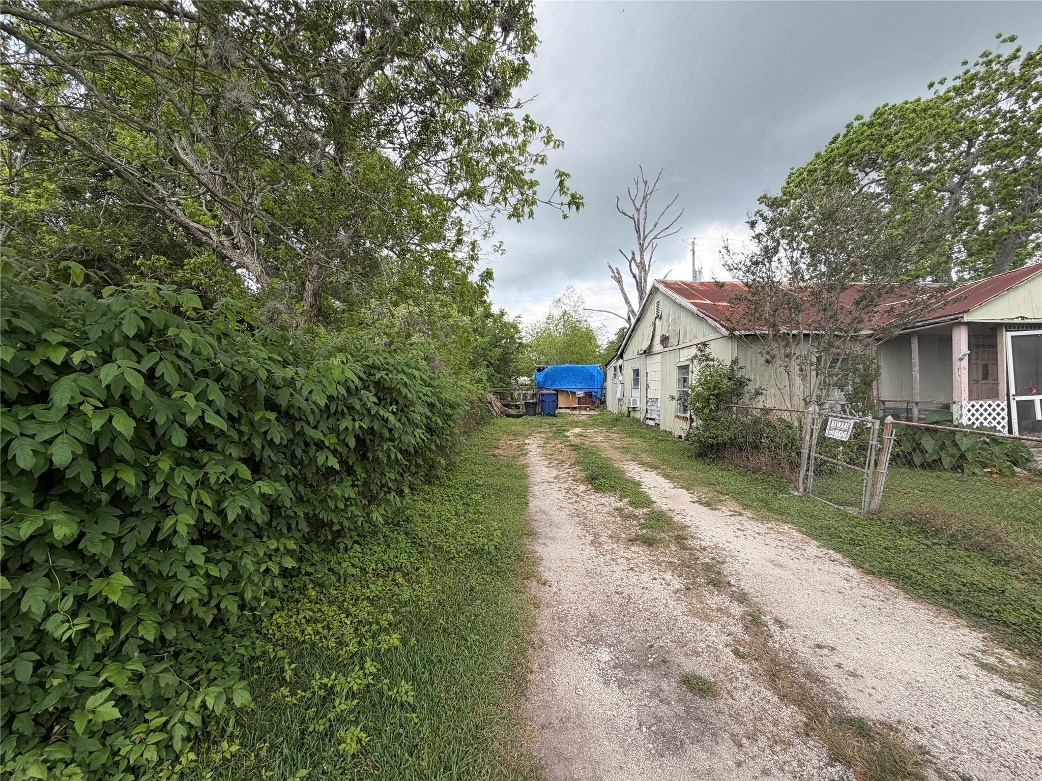 2212 S Highway 288b